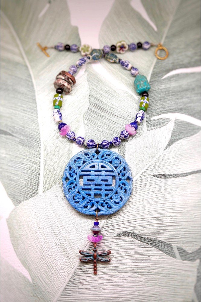 Collier mi-long d'inspiration asiatique avec belle pièce de jade Aniki Bijoux