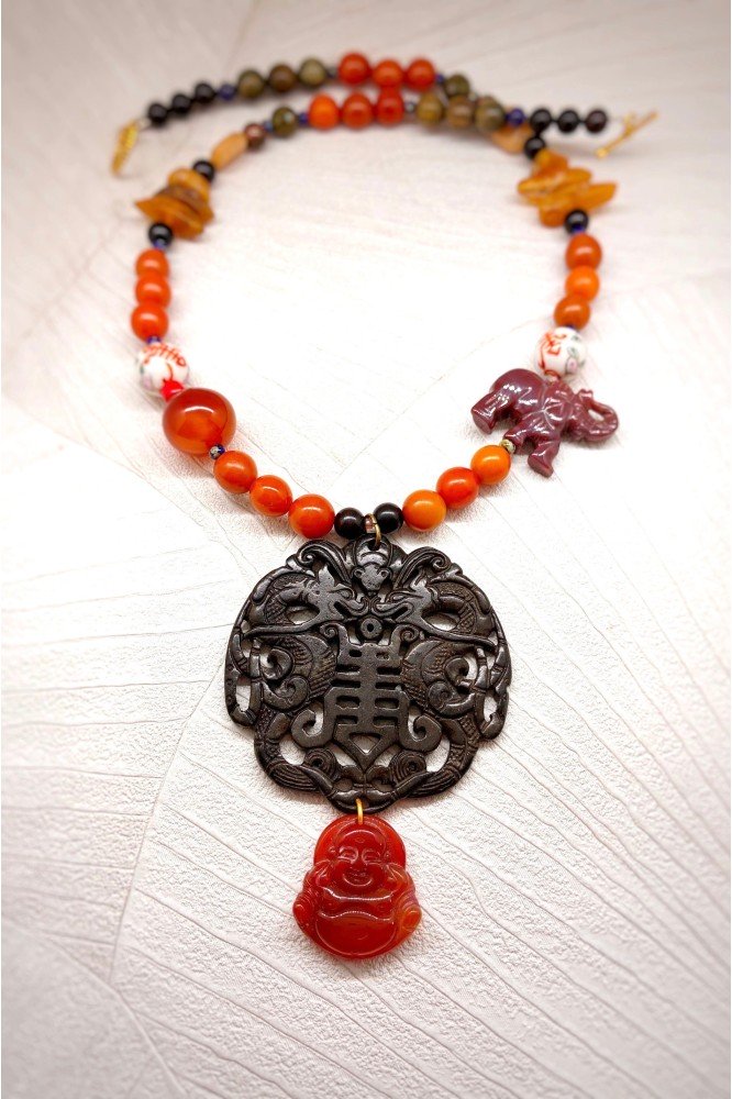 Collier mi-long d'inspiration asiatique avec belle pièce de jade Aniki Bijoux
