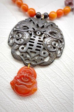 Collier mi-long d'inspiration asiatique avec belle pièce de jade Aniki Bijoux