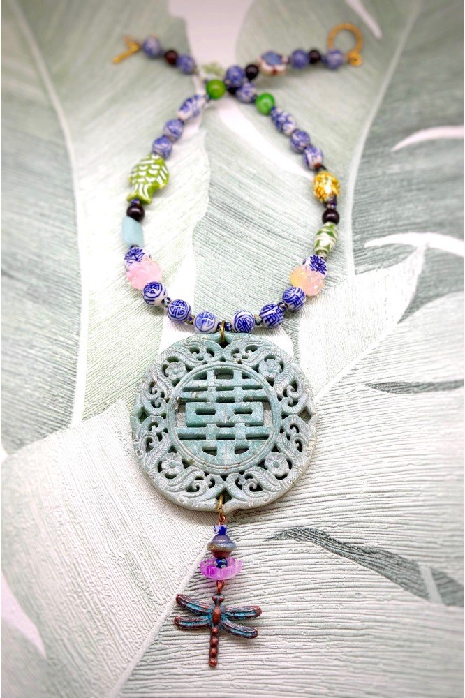 Collier mi-long d'inspiration asiatique avec belle pièce de jade Aniki Bijoux