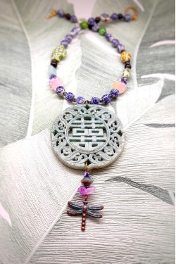 Collier mi-long d'inspiration asiatique avec belle pièce de jade Aniki Bijoux
