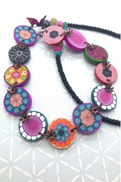 collier candy gros plan