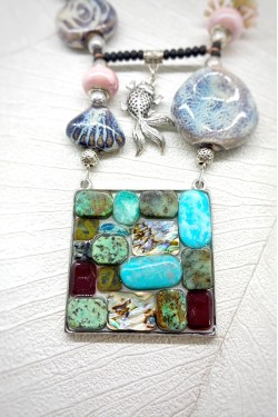 Collier long d'inspiration asiatique avec de belles perles chinoises Aniki Bijoux
