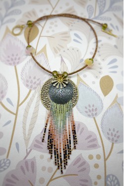 Collier long d'inspiration asiatique avec de belles perles chinoises Aniki Bijoux