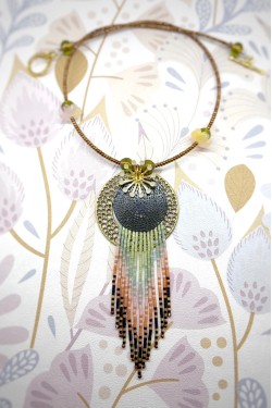 Collier long d'inspiration asiatique avec de belles perles chinoises Aniki Bijoux