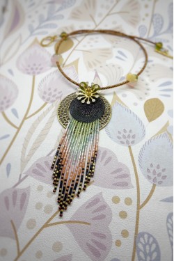 Collier long d'inspiration asiatique avec de belles perles chinoises Aniki Bijoux