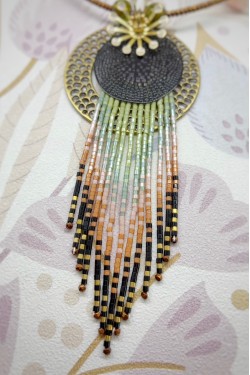 Collier long d'inspiration asiatique avec de belles perles chinoises Aniki Bijoux