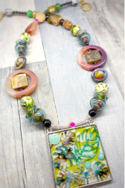 Collier long d'inspiration asiatique avec de belles perles chinoises Aniki Bijoux