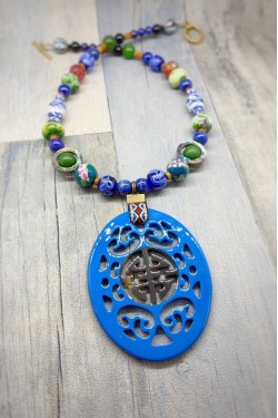Collier mi-long d'inspiration asiatique avec belle pièce de jade Aniki Bijoux