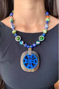 Collier mi-long d'inspiration asiatique avec belle pièce de jade Aniki Bijoux