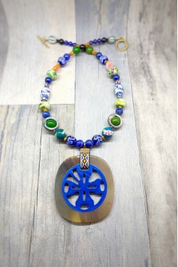 Collier mi-long d'inspiration asiatique avec belle pièce de jade Aniki Bijoux