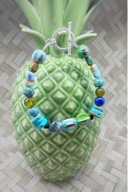 Bracelet aux couleurs lumineuses création Aniki Bijoux