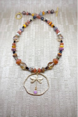 Collier long réalisé avec de belles perles sélectionnées par Aniki Bijoux
