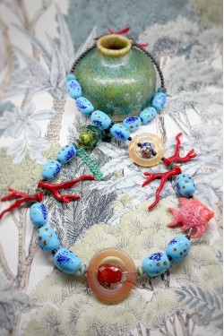 Collier court de fabrication artisanale par la créatrice  Aniki Bijoux