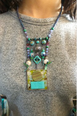 Collier long d'inspiration asiatique avec de belles perles chinoises Aniki Bijoux