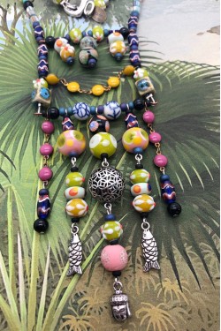 Collier mi-long d'inspiration asiatique avec des perles de Bali, Aniki Bijoux