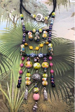 Collier mi-long d'inspiration asiatique avec des perles de Bali, Aniki Bijoux